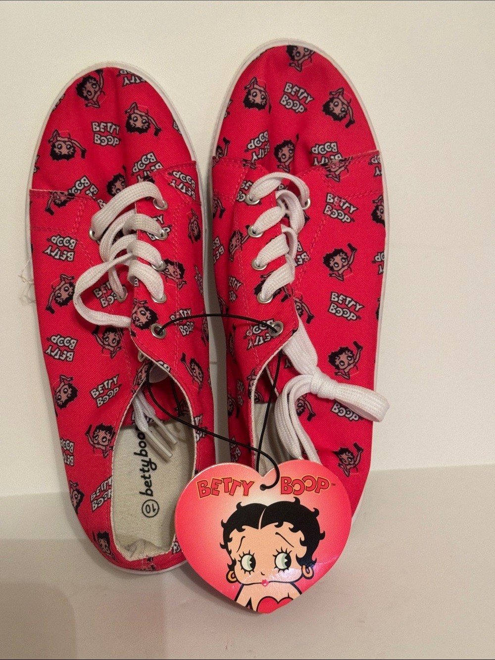 Betty Boop Pink-Red Canvas Lace-Up Sneakers Women’s size 10